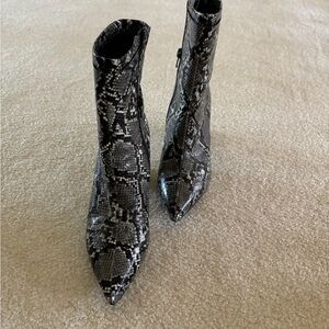 Snake skin bootie size 7.5